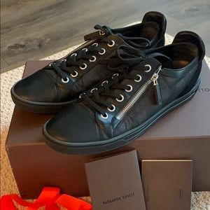 Louis Vuitton men’s low top zip up sneaker